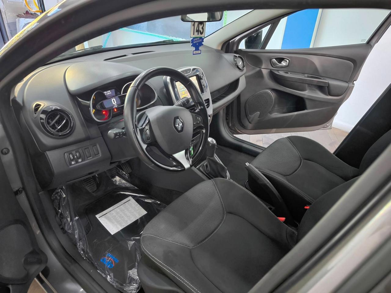 Renault Clio 1.2 75 CV 5 porte Duel