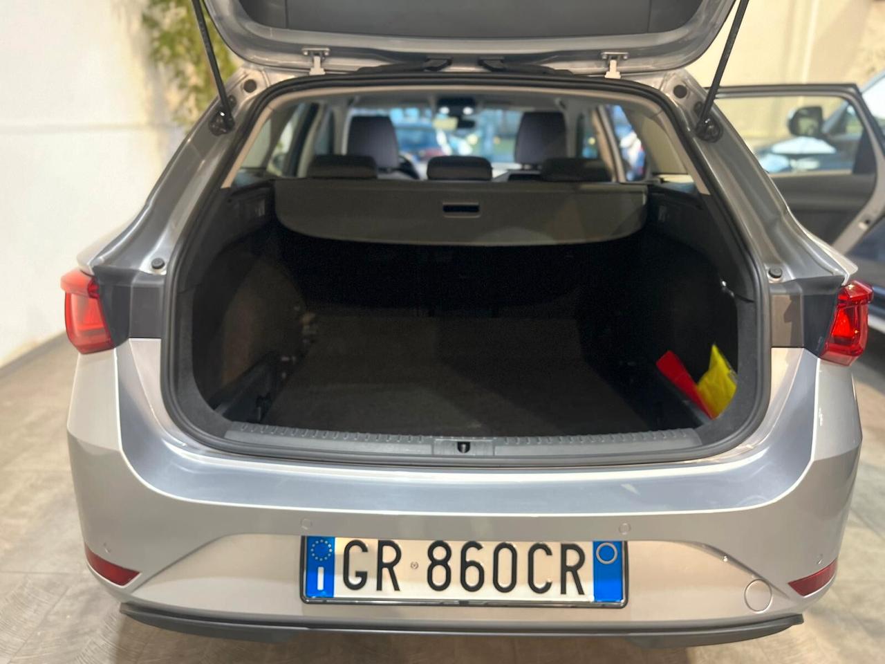 SEAT LEON SPORTSTOURER 2.0 TDI 150 CV DSG *2023* *UNICOPRO*