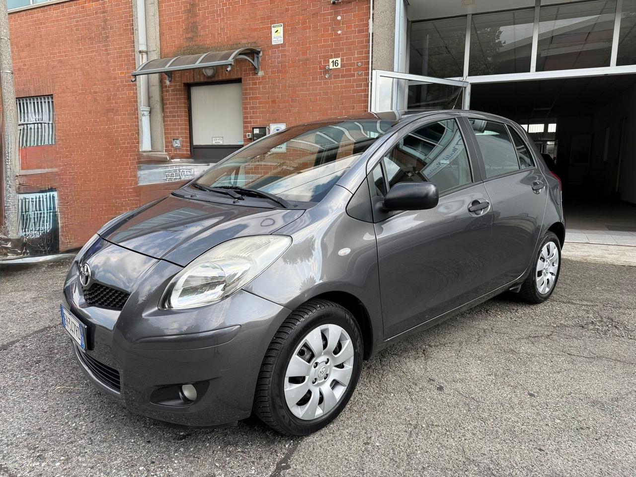 Toyota Yaris 1.0 5 porte Now
