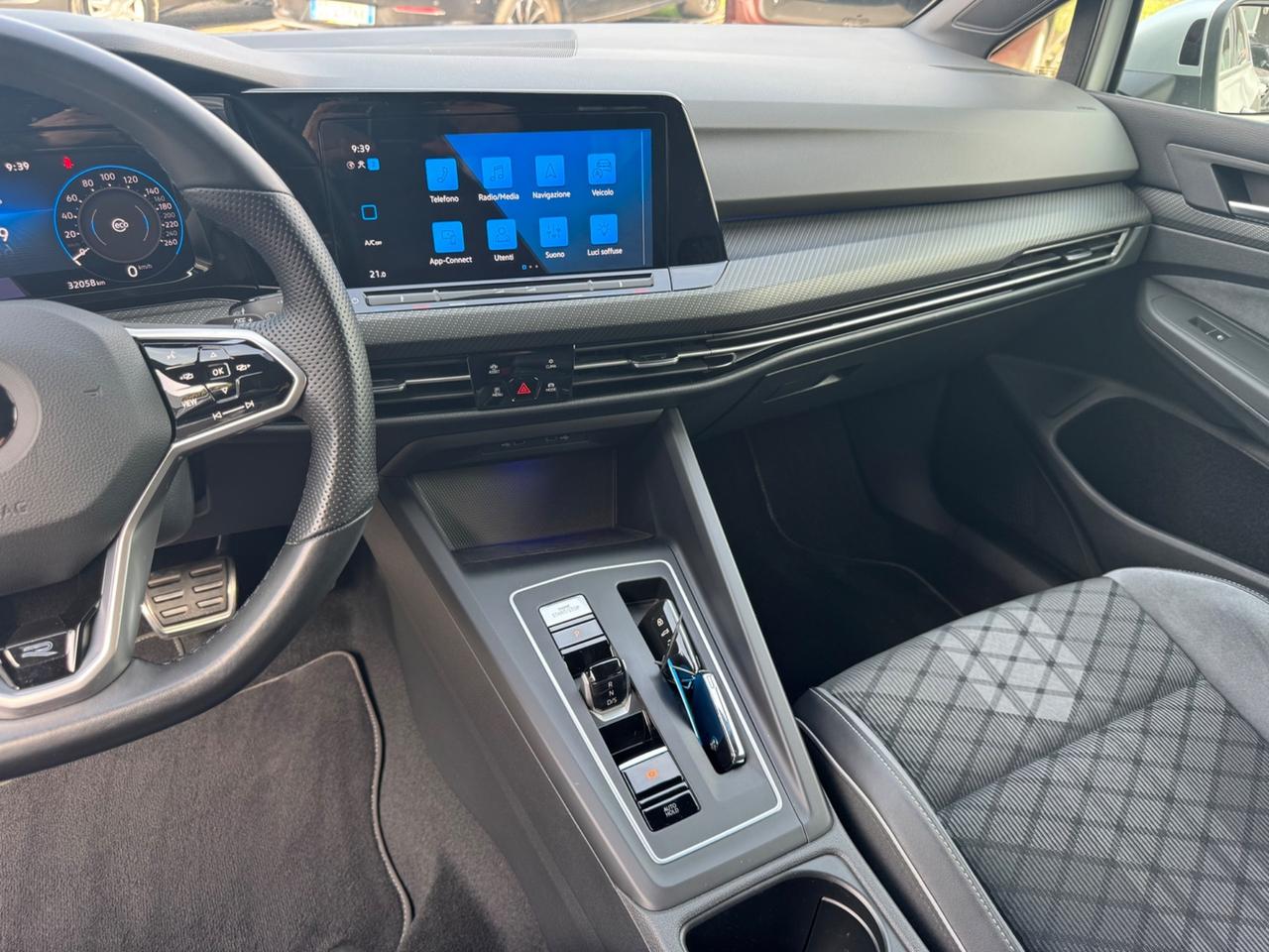 VOLKSWAGEN GOLF 8 R-LINE DSG 1.5 eTSI 150 CV EVO ACT