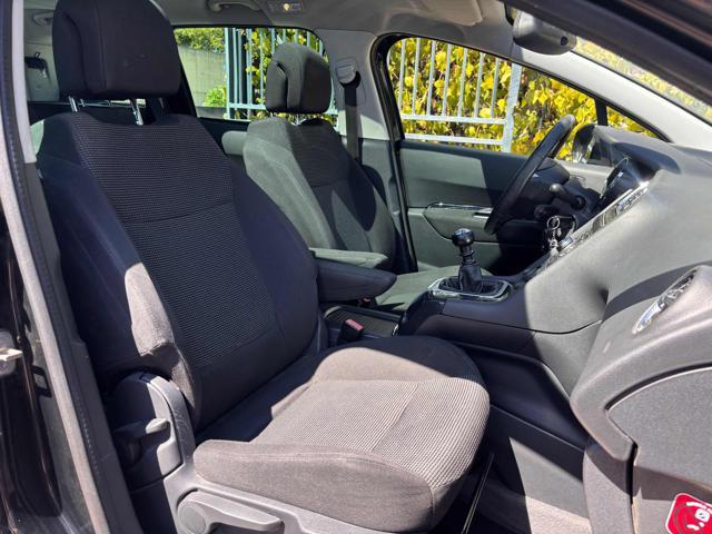 PEUGEOT 5008 2.0 HDi 150CV Allure