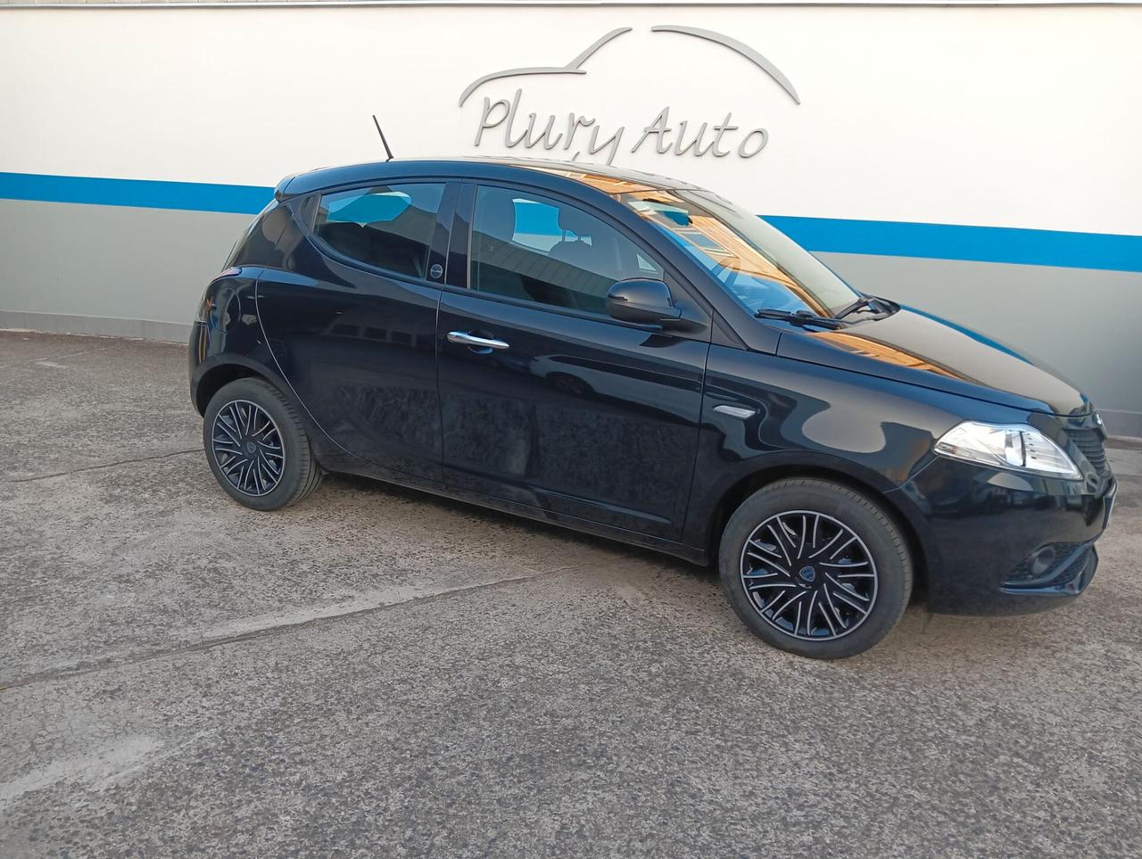 Lancia Ypsilon 1.0 FireFly 5 porte S&S Hybrid Ecochic Gold