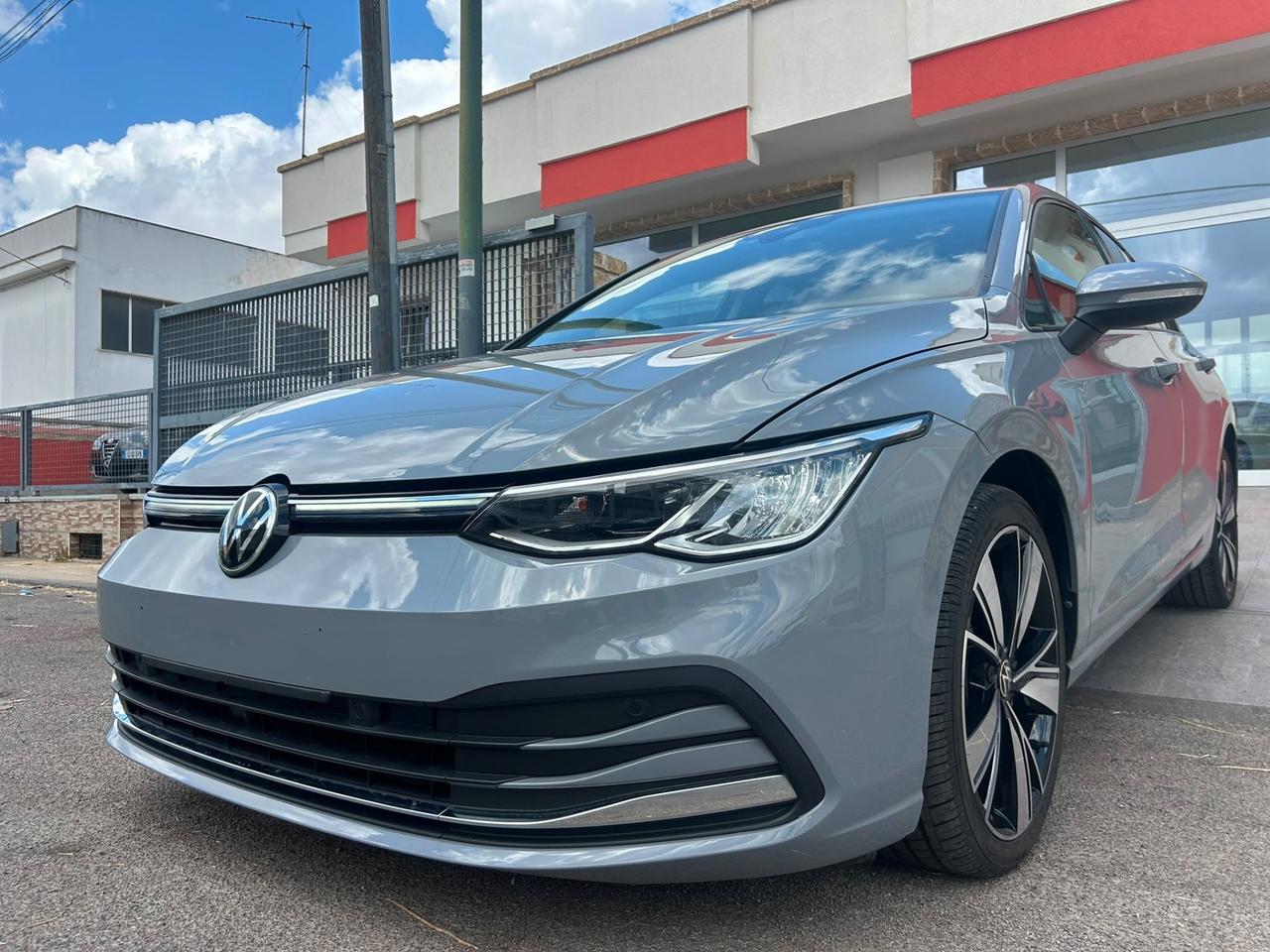 Volkswagen Golf VIII 2.0 TDI 150 CV DSG -2020 18"/LED