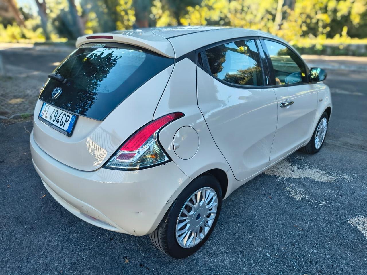 Lancia Ypsilon 1.2 benzina GPL VALIDO 2031