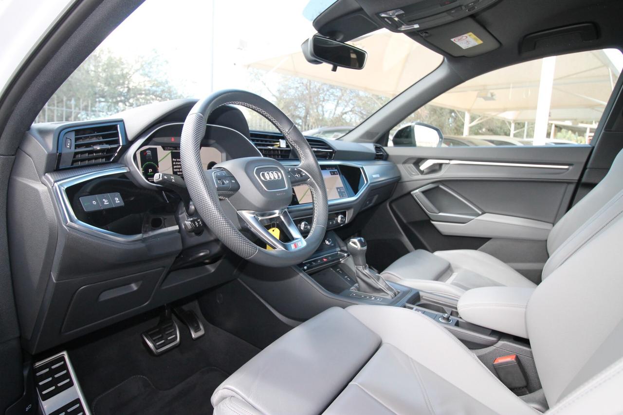 Audi Q3 SPB 45 TFSI e Identity Black|2024