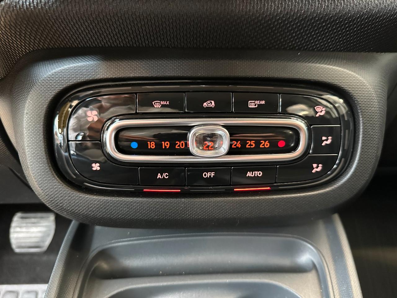 Smart forfour 0.9 t Prime 90cv twinamic - 16 - Pelle - Navi