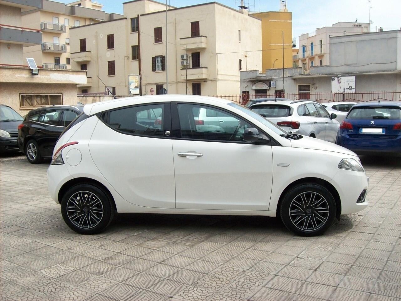 Lancia Ypsilon 1.2 70CV GPL Ecochic Gold