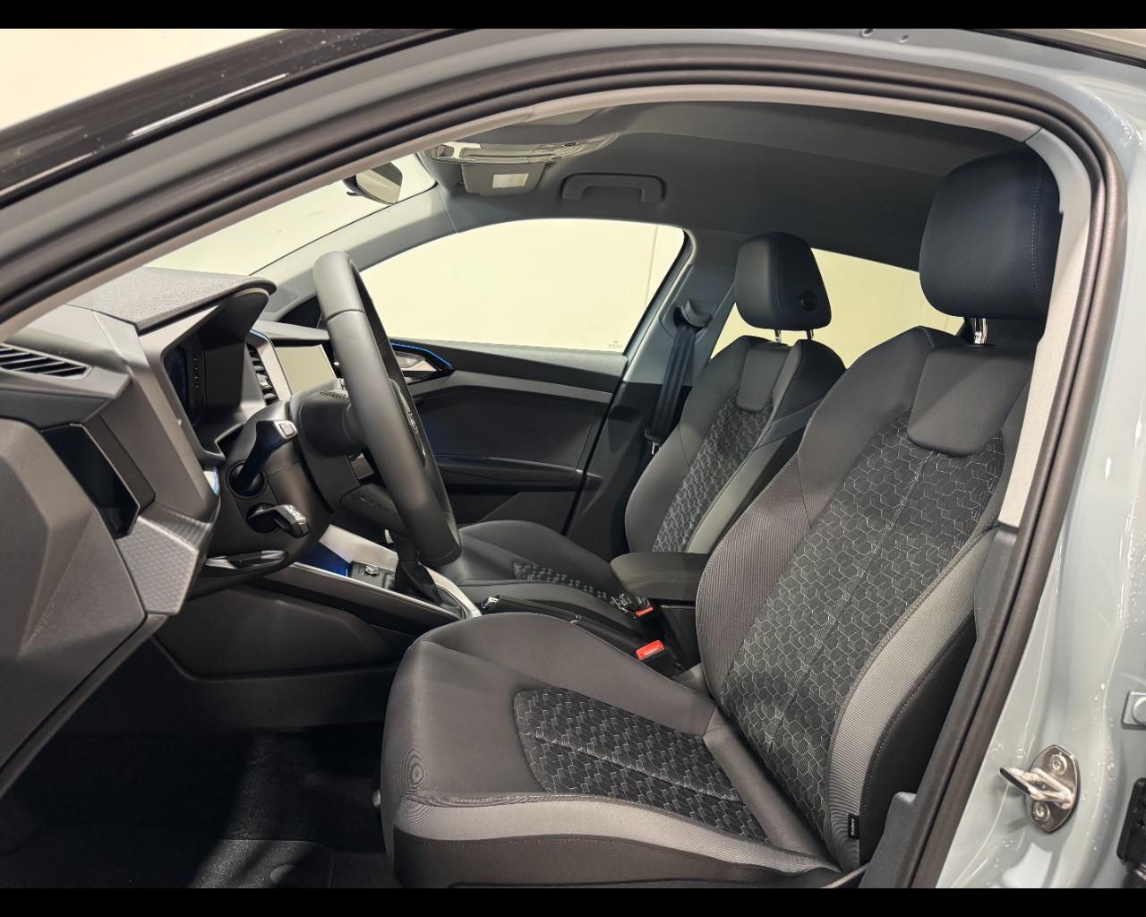 AUDI A1 SPORTBACK 30 TFSI S-TRONIC IDENTITY BLACK