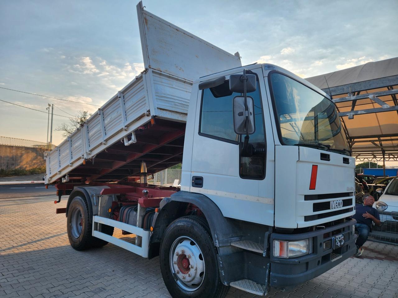 150E24 TIPPER RIBALTABILE TRILAT