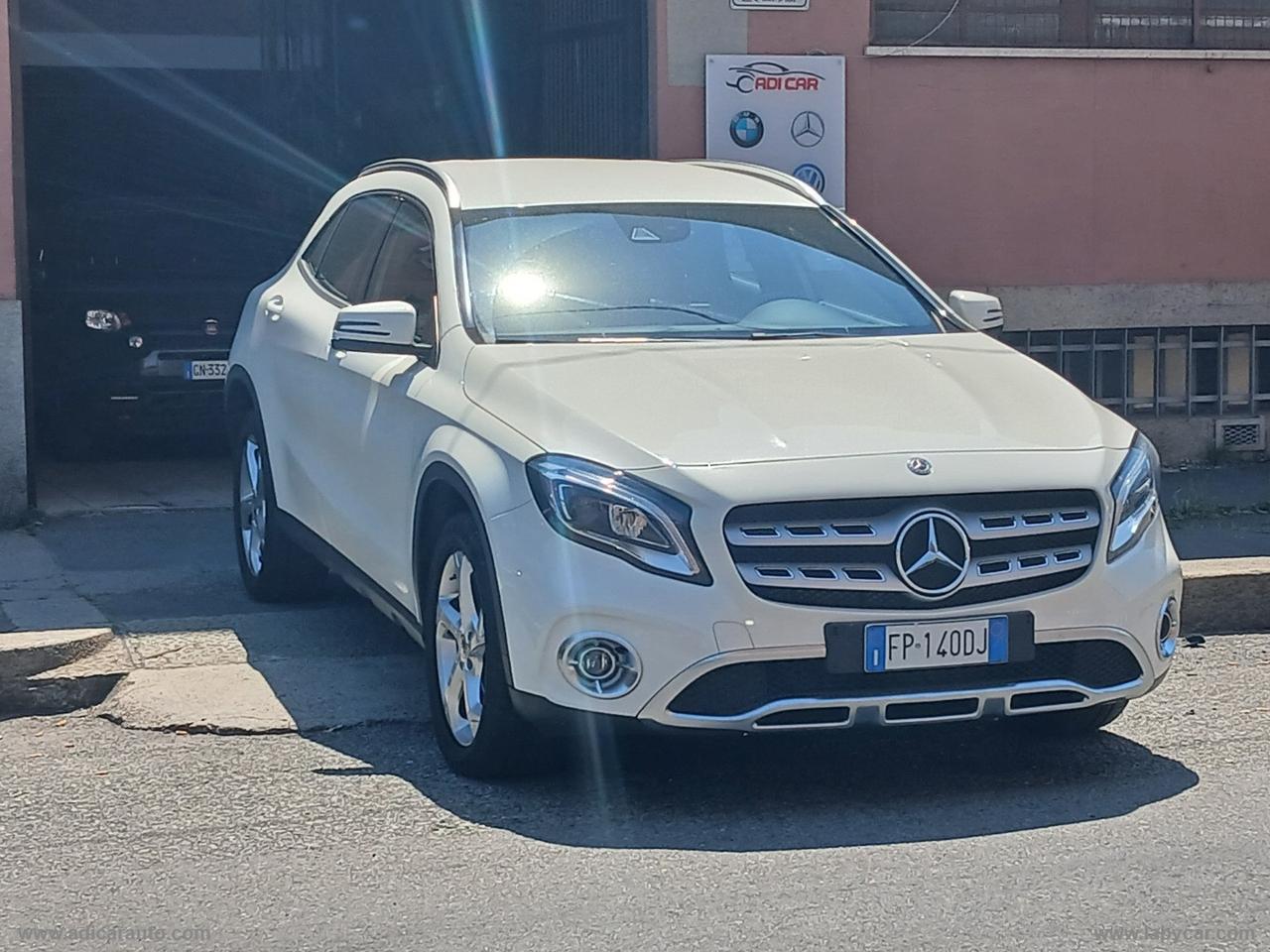 MERCEDES-BENZ GLA 200 d Automatic 4Matic Sport
