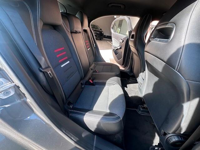Mercedes-benz A 180 d Automatic Business UNIPRO