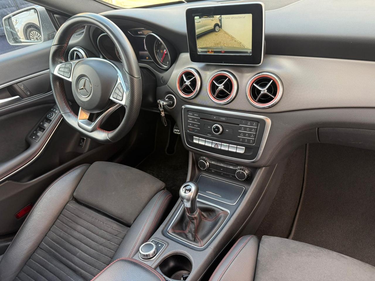 Mercedes-benz CLA 200 d Premium Amg 72000km