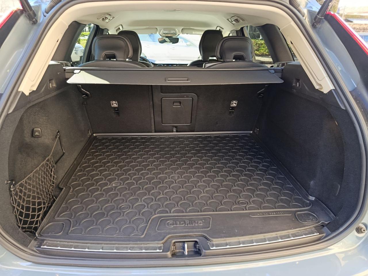 Volvo XC 60 Plus Dark 2.0 B4 MHEV #9159