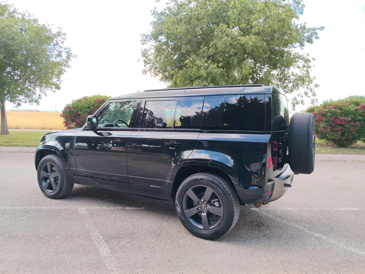 Land Rover Defender 110 3.0D I6 250 CV AWD Auto X-Dynamic HSE 7P.