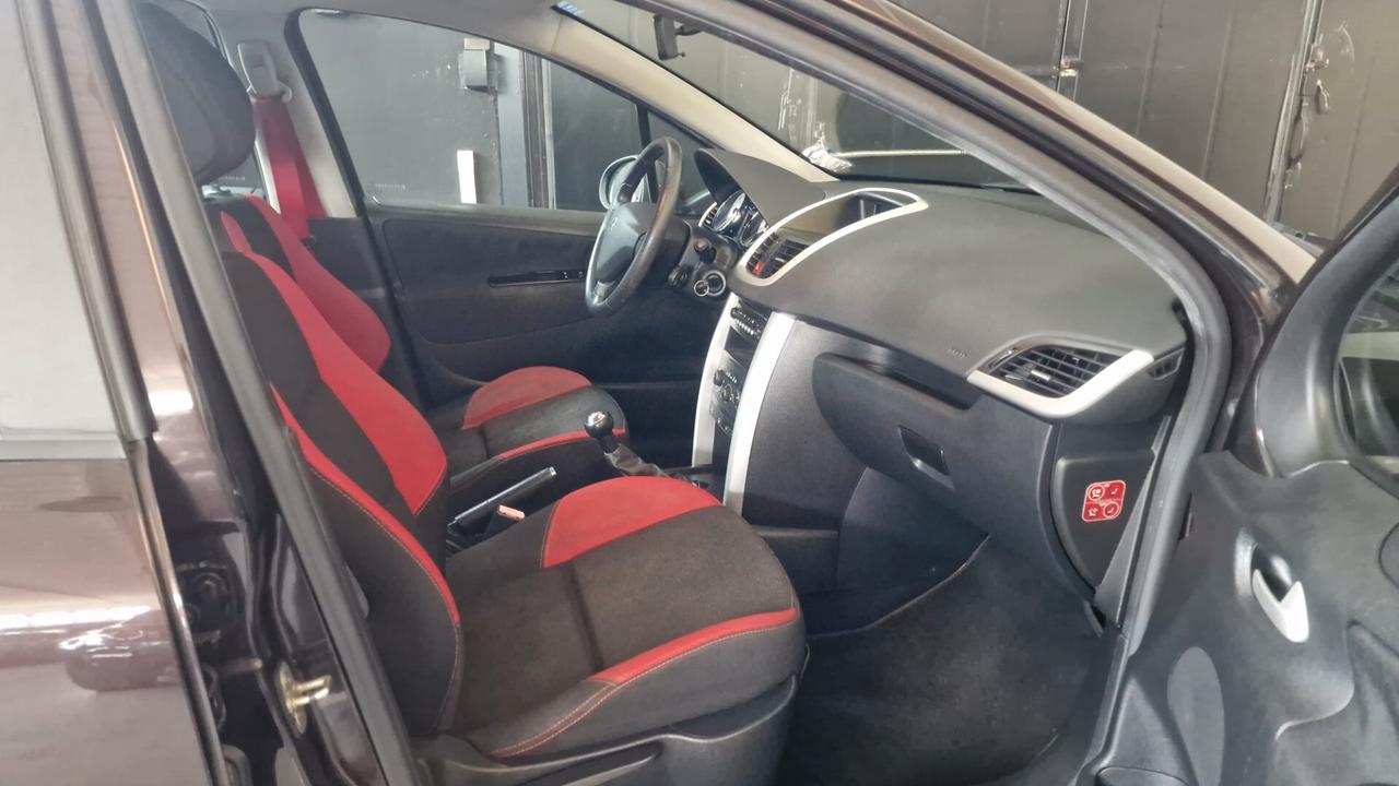 Peugeot 207 1.4 HDi 70CV 5p. Active