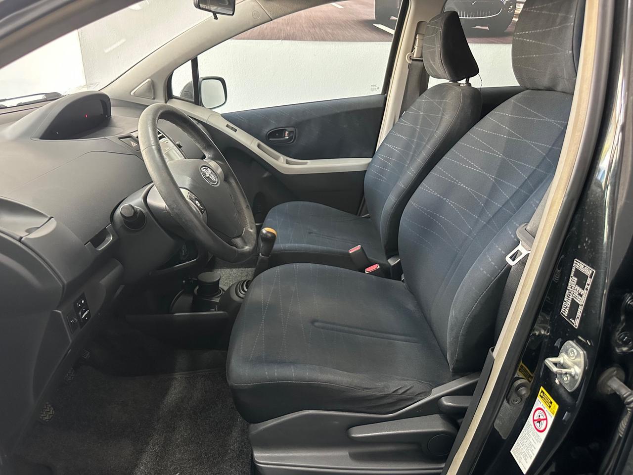 Toyota Yaris 1.0 5 porte Sol