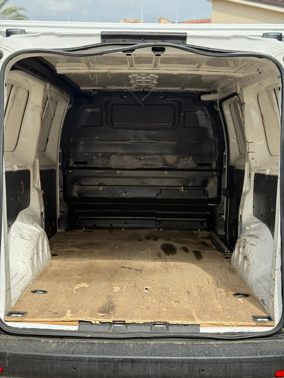 Opel Vivaro 2.0 Diesel 3 posti passo lungo