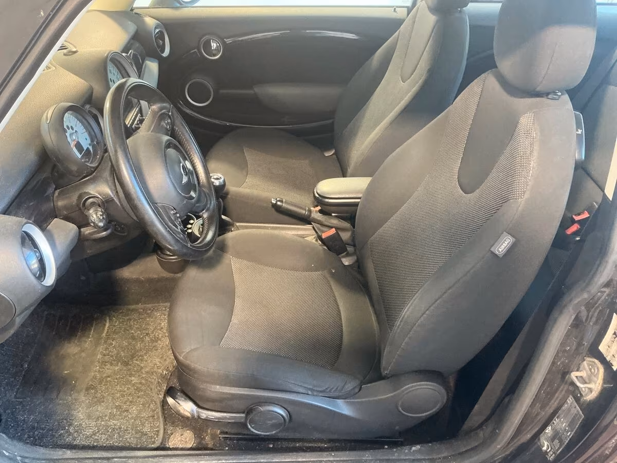 Mini 1.6 16V Cooper D soli 100.000km