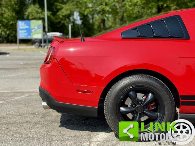 FORD Mustang COUPE