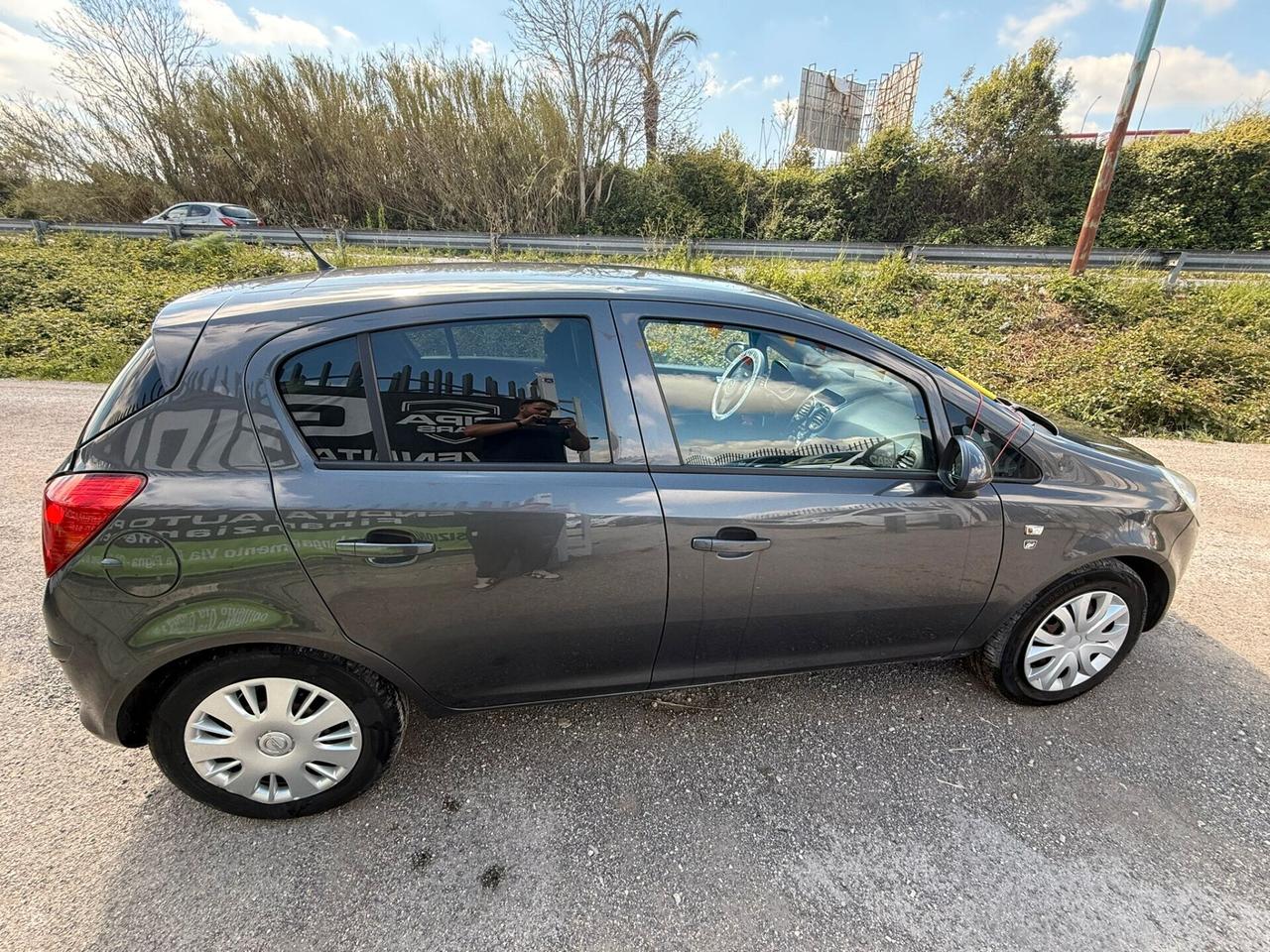 Opel Corsa 1.2 5 porte Cosmo