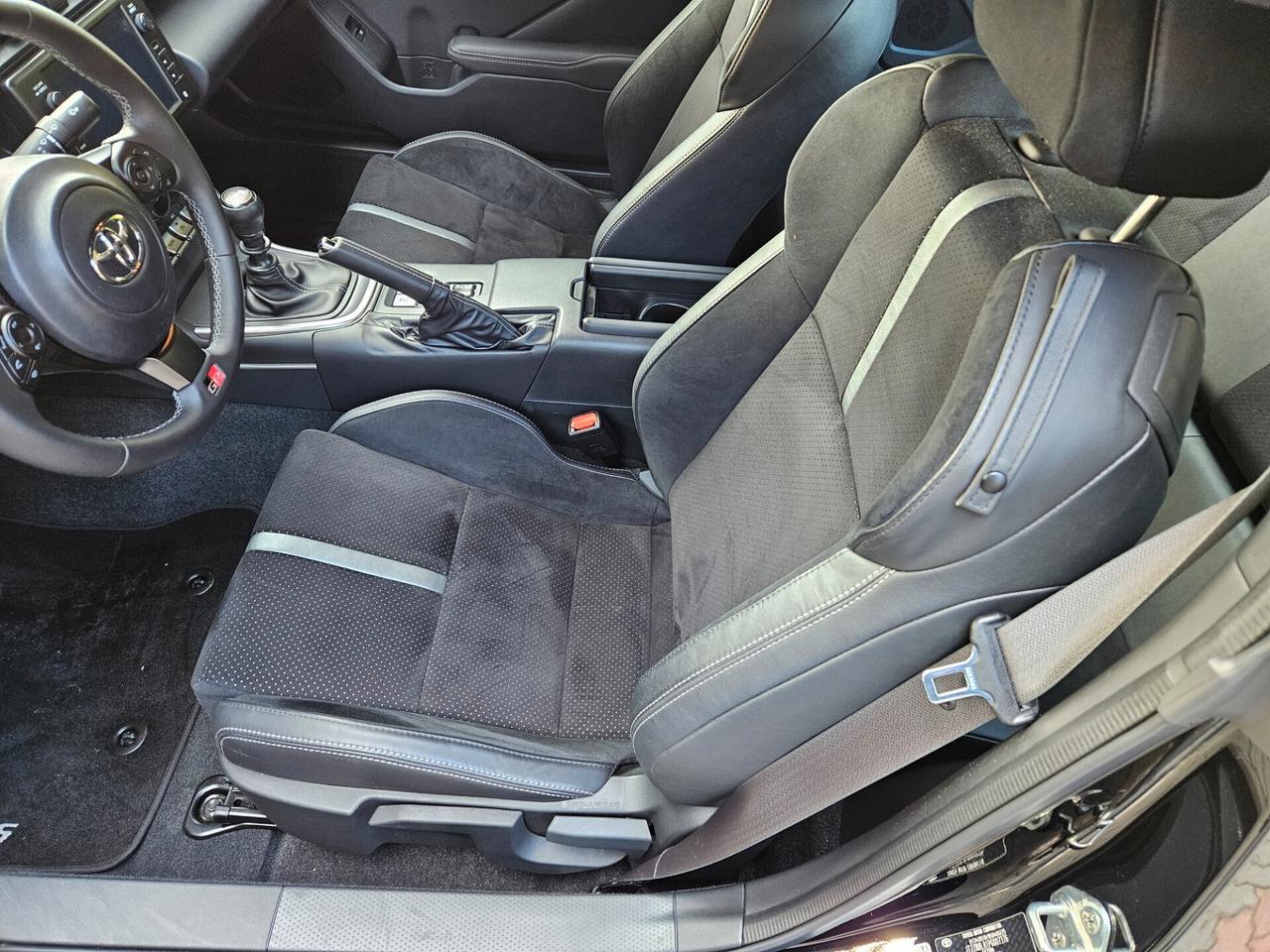 Toyota GR86 2.4 Premium Sport MT