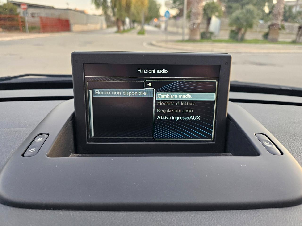 PEUGEOT 5008 1.6 BLUEHDI 120CV BUSINESS EAT6 7 POSTI