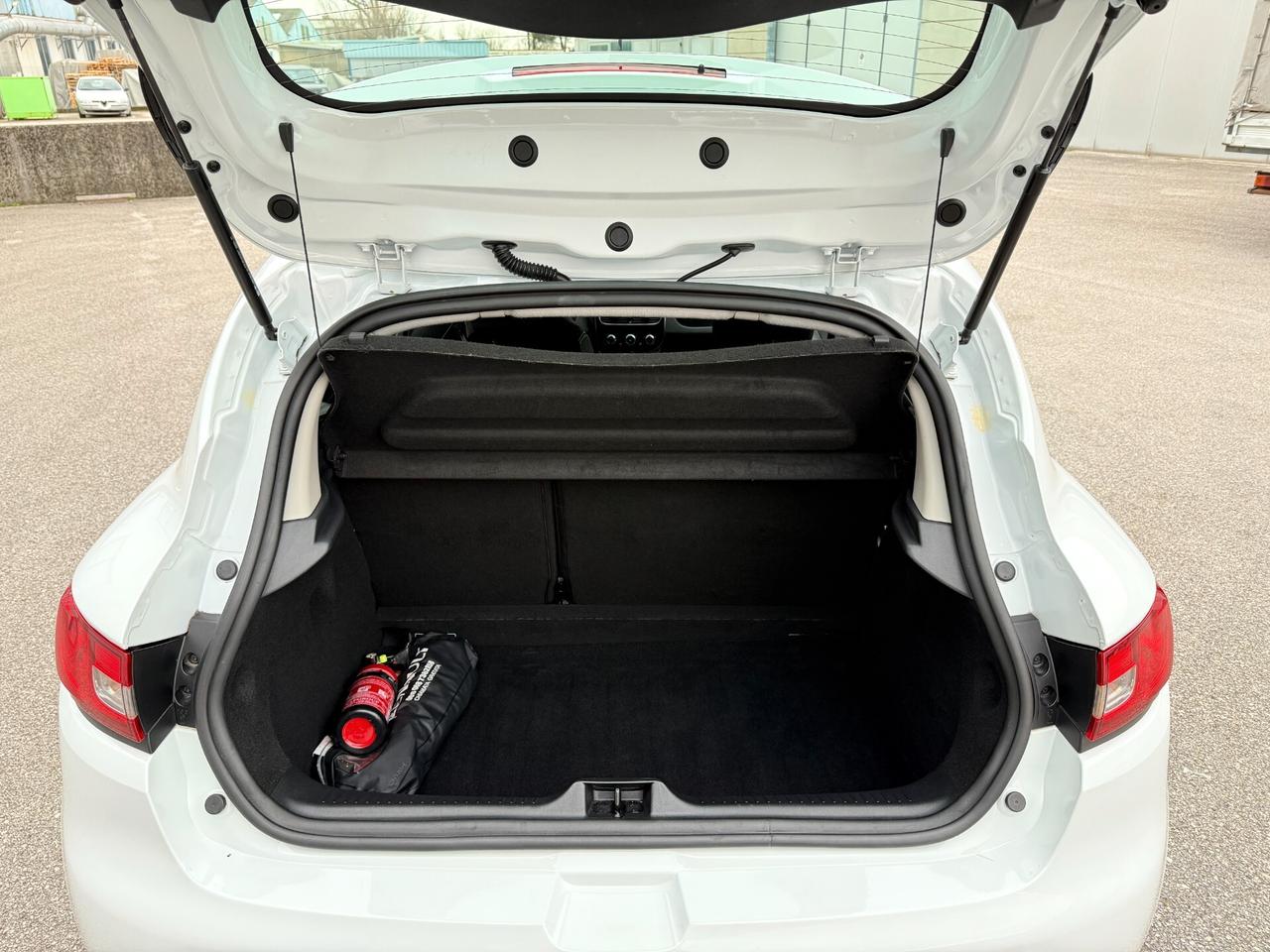 Renault Clio 1.2 75 CV 5 porte Duel