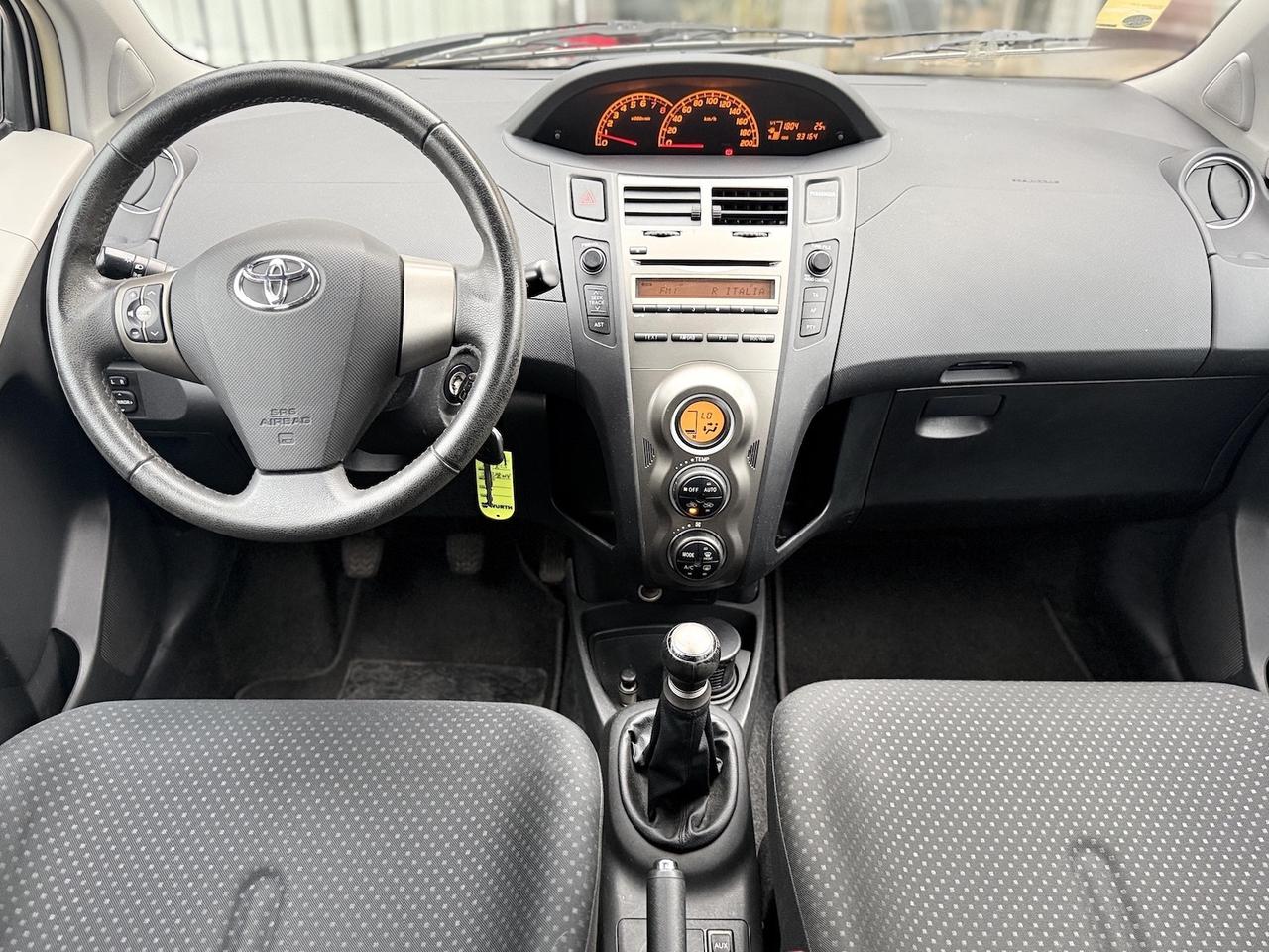 Toyota Yaris 1.0 Benzina 69 CV E5 - 2010