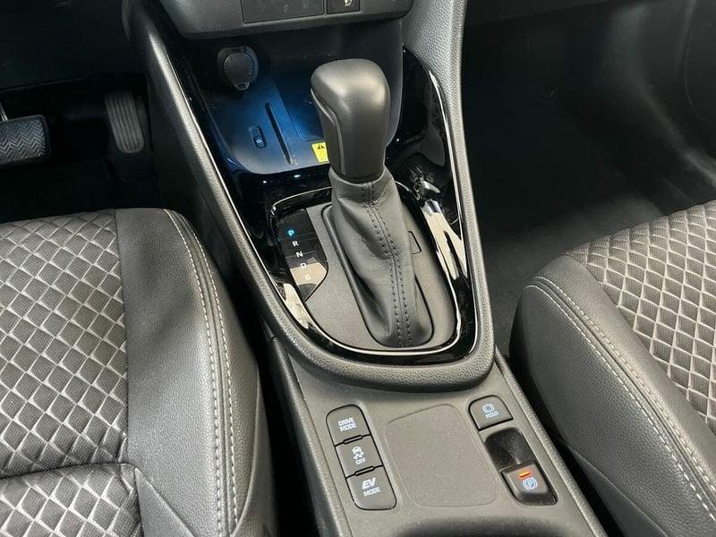 Toyota Yaris Hybrid Style MY22