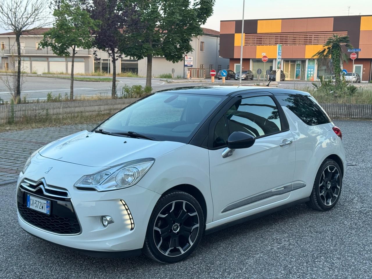 Citroen DS3 3 1.2 VTi 82cv Neopatentati