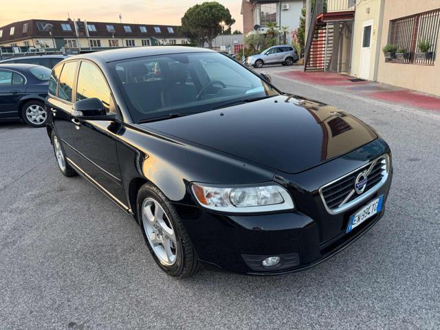 VOLVO V50 D2 R-design senza nessun lavoro da fare