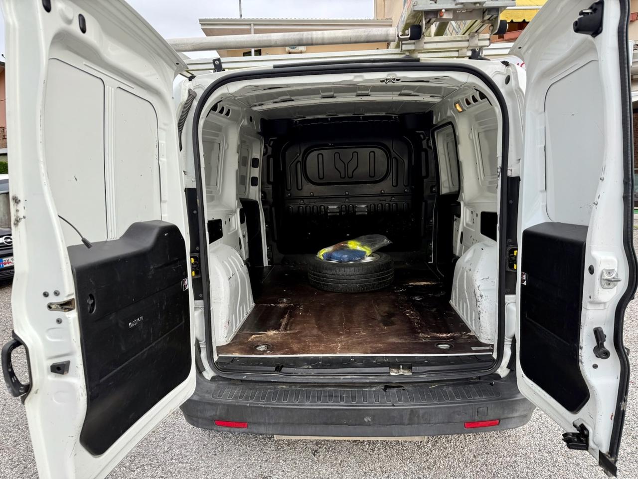 Opel Combo 1.4 Turbo EcoM Ok NEOPATENTATI