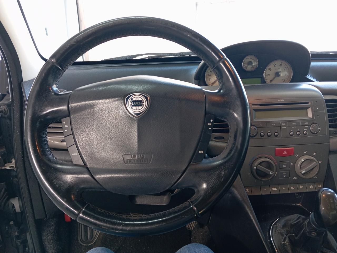 Lancia Ypsilon 1.4 benzina CON GARANZIA