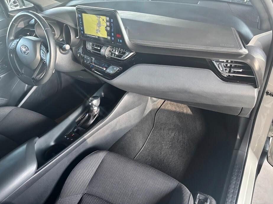 Toyota C-HR 1.8 Hybrid E-CVT Business + IVA