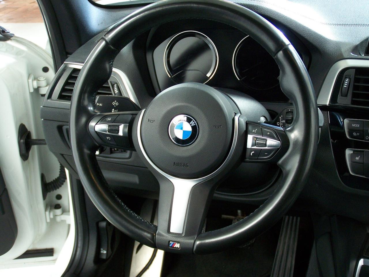 Bmw 118 M SPORT PACK SHADOW 18" SENS PARK DOPPI SEDILI RISCALDATI CRUISE CONTROL NAVY IN ARRIVO OPZIONABILE