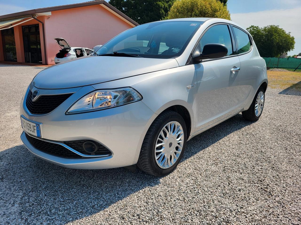 Lancia Ypsilon 1.2 69 CV 5 porte Silver