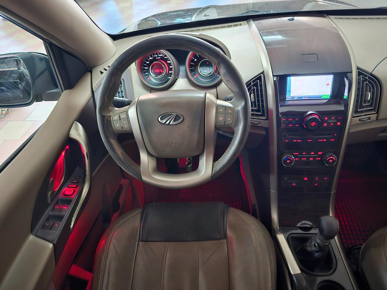 Mahindra XUV500 2.2 16V AWD W8 N1