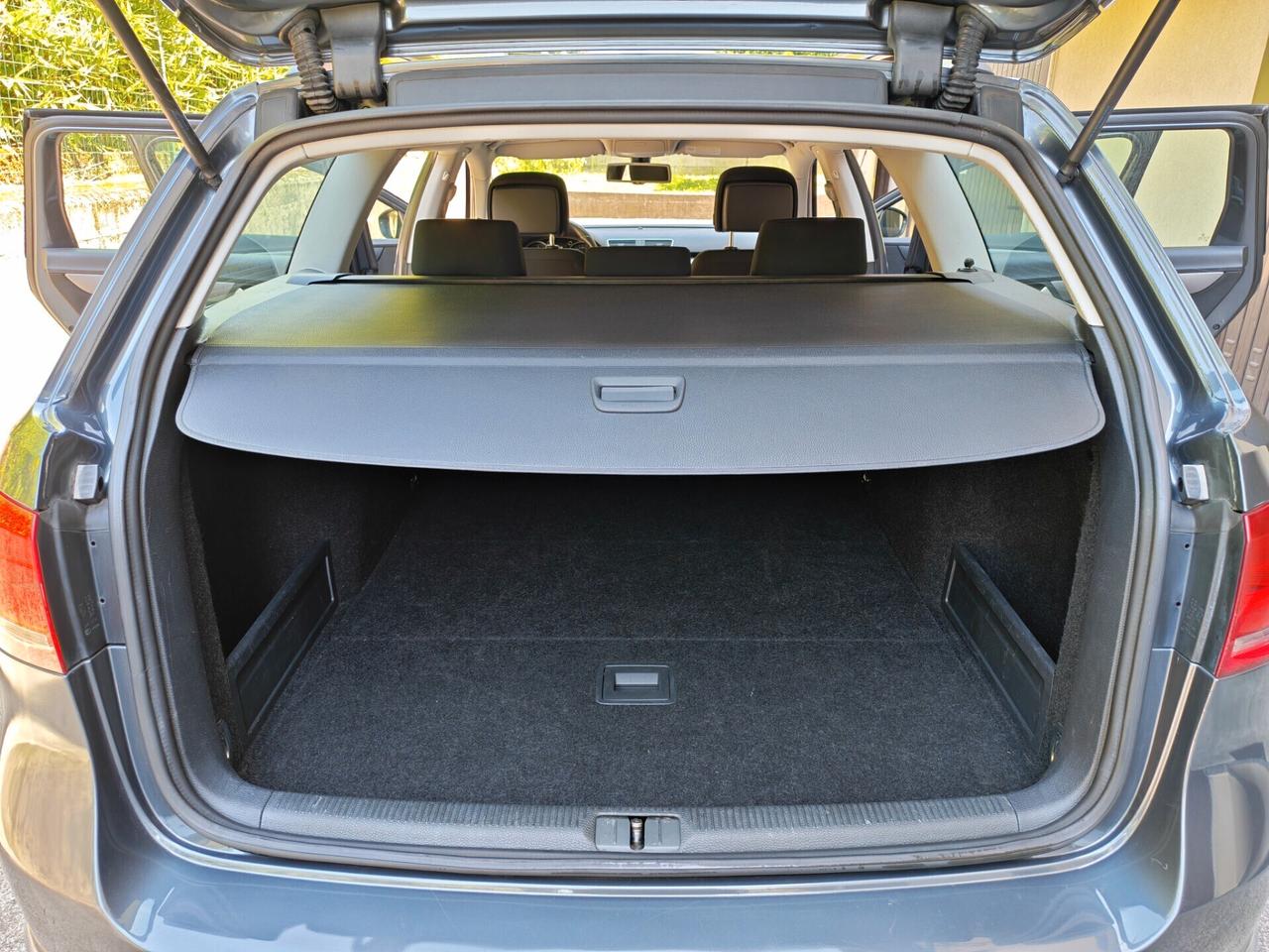 Volkswagen Passat Variant 1.6 DIESEL 105cv / Unipro