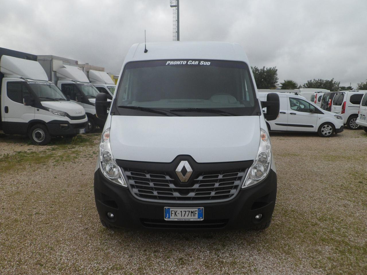 Renault Master furgone lungo