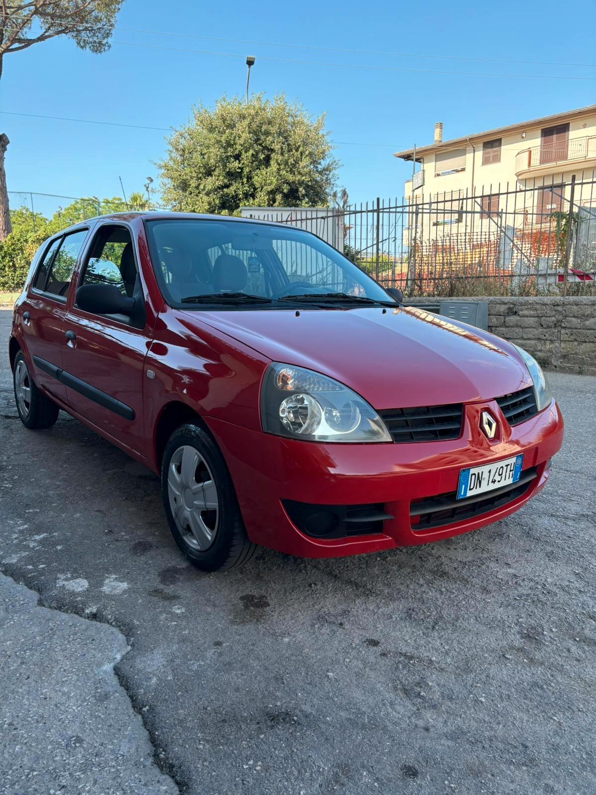 Renault Clio Storia 1.2 16V 5 porte Dynamique