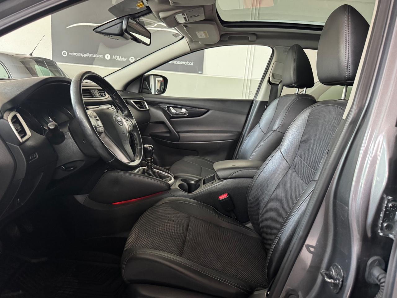 Nissan Qashqai 1.6 dCi tetto/camera