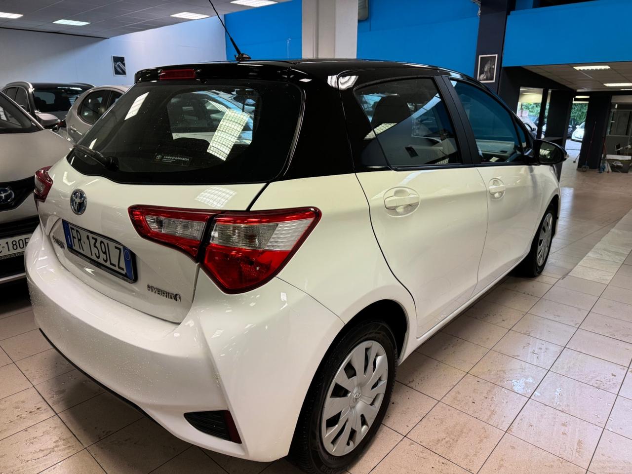 Toyota Yaris 1.5 Hybrid 5 porte Cool