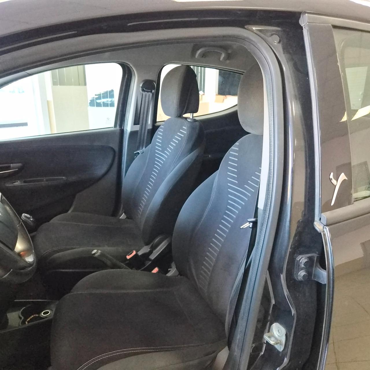 Lancia Ypsilon 1.3 MJT 16V 95 CV 5 porte S&S Silver