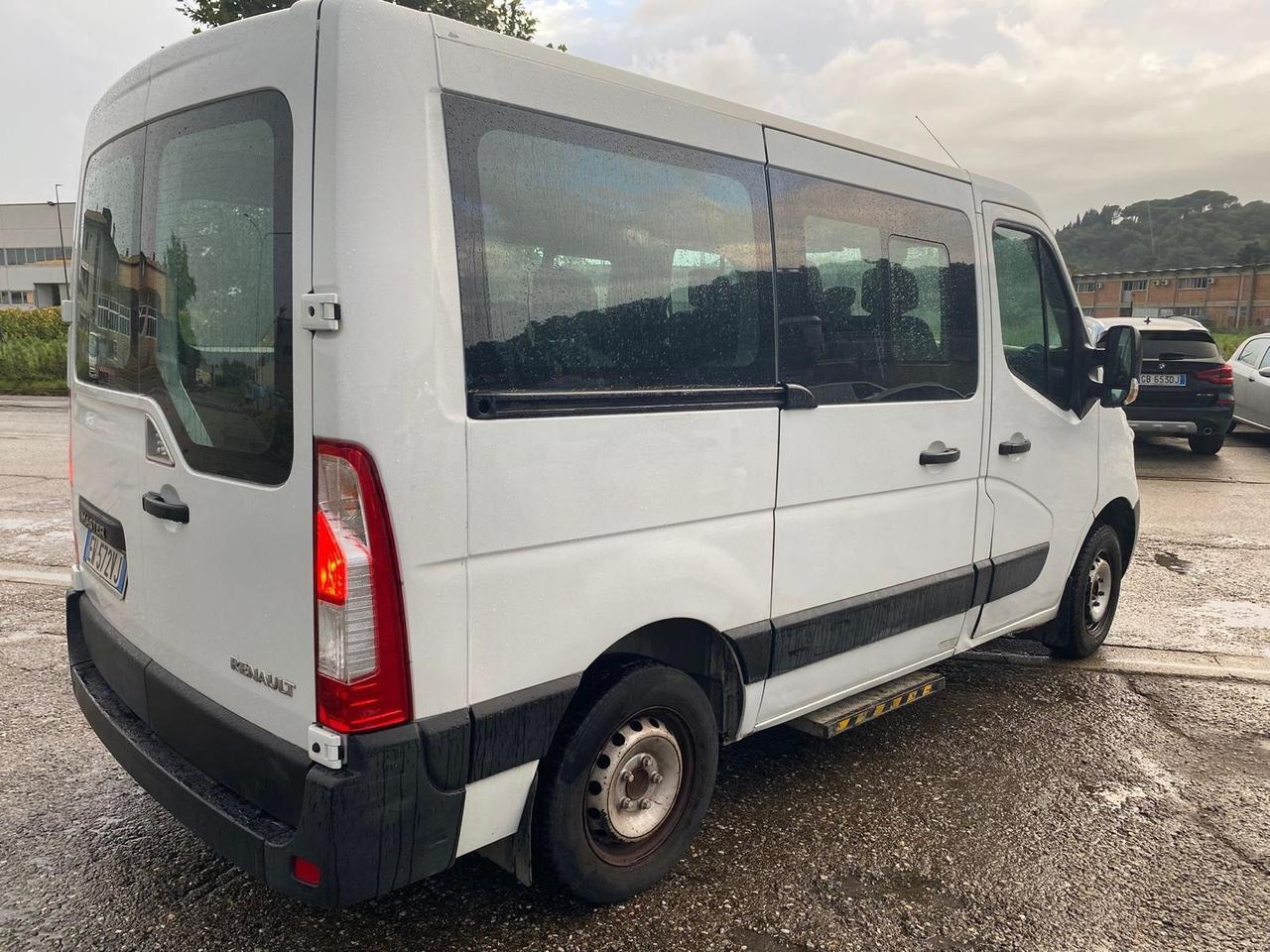 Renault Master T33 2.3 dCi/100 PM-TM Combi E5 9 posti con pedana laterale