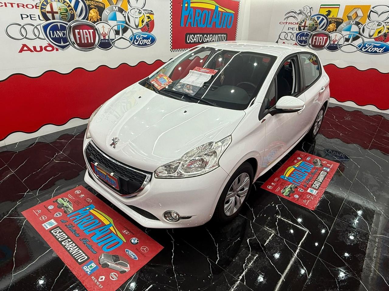 Peugeot 208 1.0 VTi 68cv Puretech - 2013
