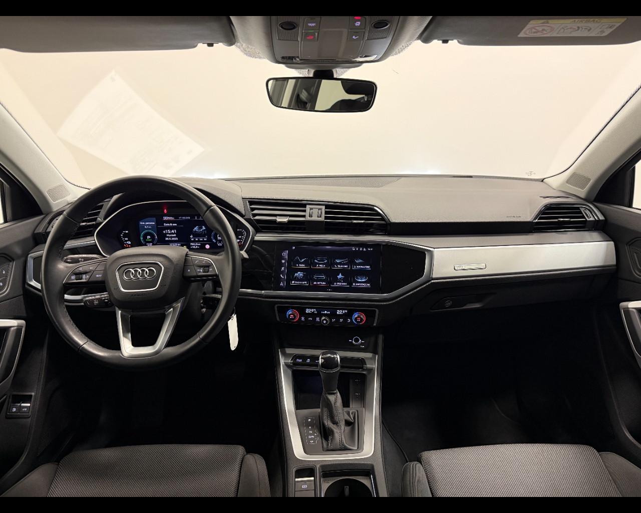 AUDI Q3 45 TFSIe S-TRONIC S LINE EDITION