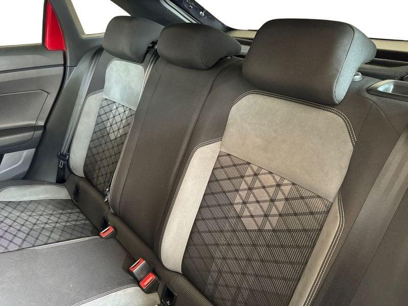 Volkswagen Taigo 1.5 TSI DSG R-LINE