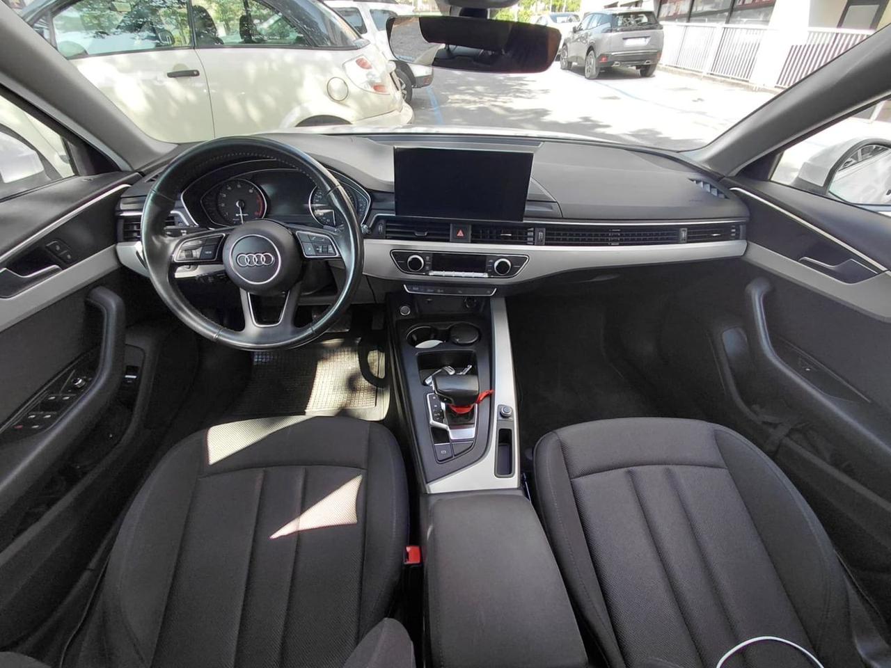 Audi A4 Business Advanced 40g-tron #11848