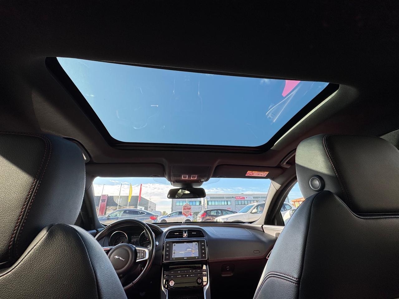 Jaguar XE 2.0 D Turbo R-Sport. Euro 6B