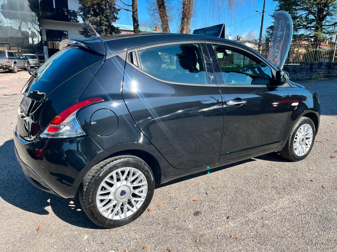 Lancia Ypsilon 1.2 69 CV 5 porte